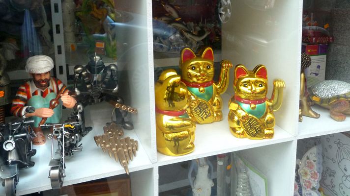 Telediario 1 - Detenidos por blanqueo a través de bazares chinos