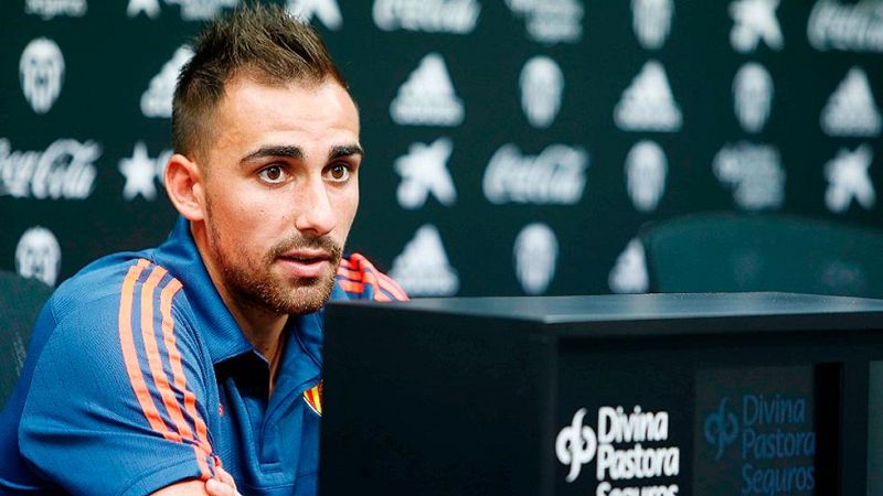 Alcácer: "Me encantaría que Otamendi se quedase en el Valencia" | Ver
