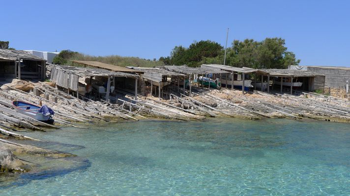 Aquí la Tierra - ¡Barcos a los embarcaderos. Protegeos del sol!
