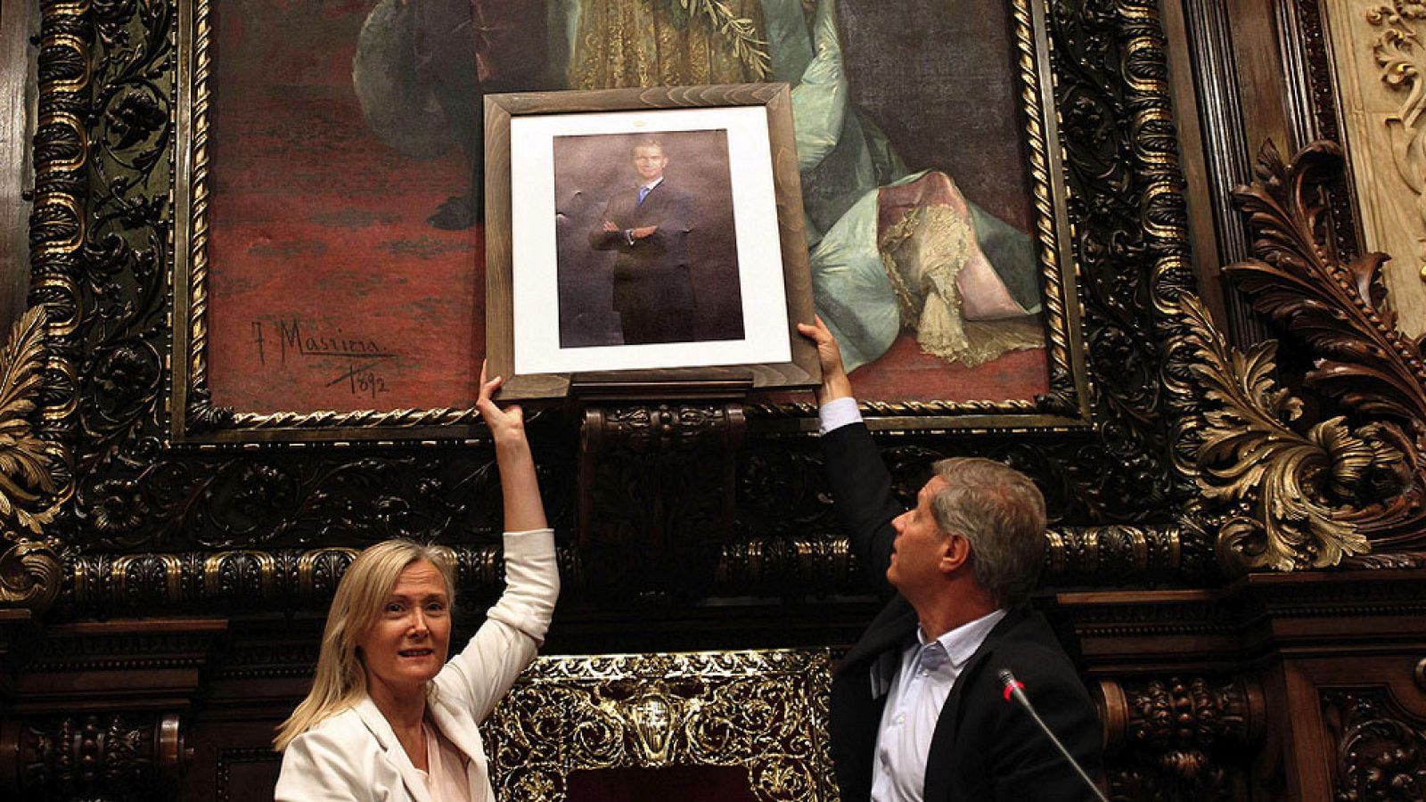 Polémica por la imagen del rey en el Ayuntamiento de Barcelona