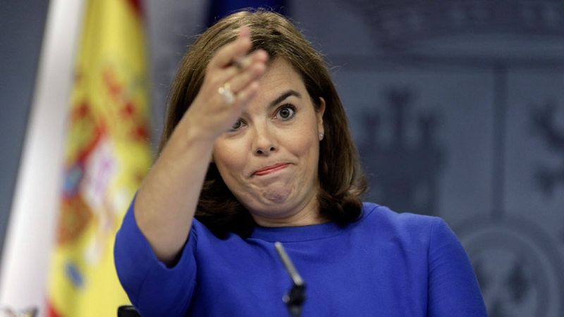 El Gobierno pide a Colau que cumpla la ley