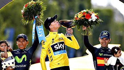 Dos a�os despu�s de su estreno, el brit�nico Chris Froome (Sky) volvi� a tocar el cielo del Tour de Francia proclam�ndose ganador de la 102 edici�n, que tuvo como colof�n un paseo triunfal bajo la lluvia de 109 kil�metros entre S�vres y Par�s en el q