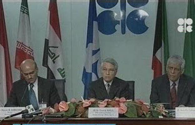  - La OPEP recorta la producción