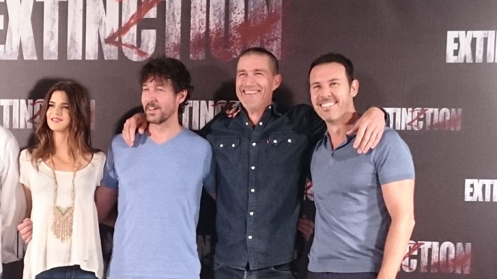 Matthew Fox: "Necesitaríamos una pequeña invasión alienígena que uniera a la humanidad"