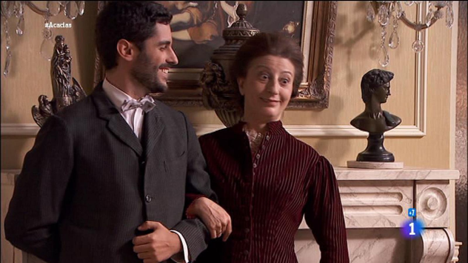 'Acacias 38' - Paciencia se hace una foto con Víctor