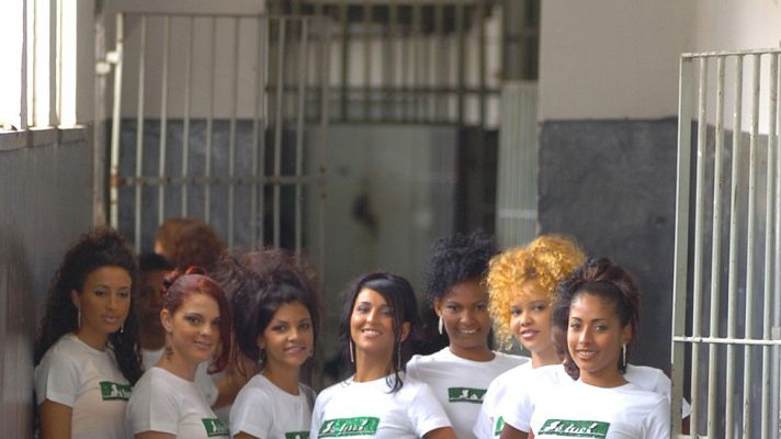 Telediario 1 - Los transexuales de Río de Janeiro irán a cárceles femeninas