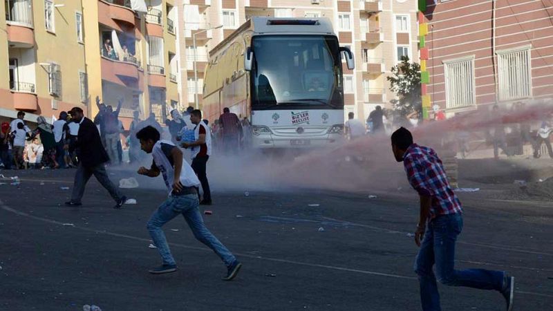 Turquía mantiene una intensa campaña de bombardeos contra el PKK