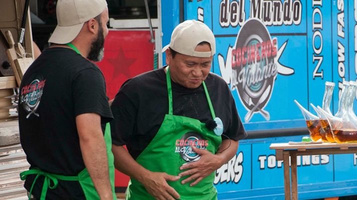 Cocineros al volante - Ariel, un "hacha" bebiendo en porrón