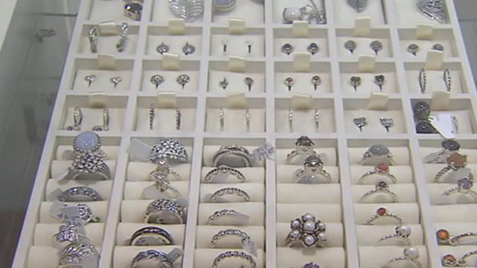 Un empleado de una joyería de Murcia, acusado de un delito de hurto