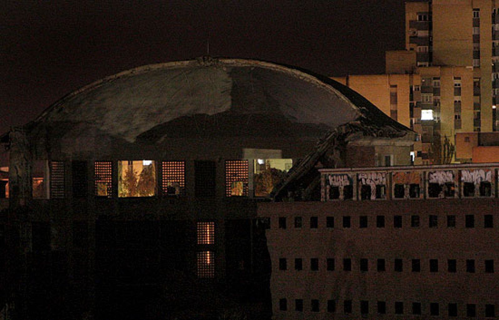 El derrumbe de la cúpula de Carabanchel activa el protocolo de emergencia | Ver