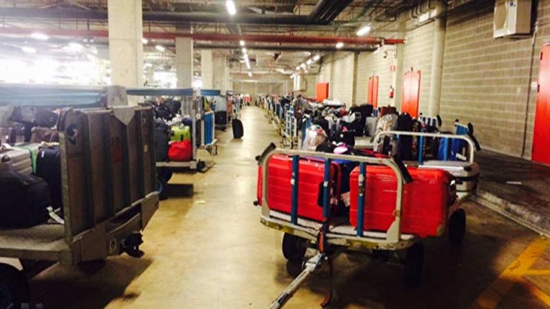 Vueling acumula 2.400 maletas en el aeropuerto de Barcelona-El Prat a la espera de encontrar dueño