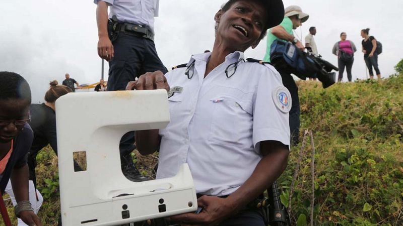 Malasia confirma que los restos hallados en Reunión son del MH370 desaparecido - La tarde en 24h | Ver