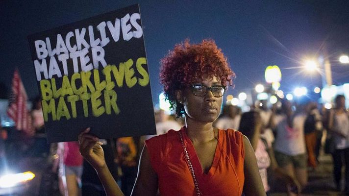 Telediario 1 - Un año después del asesinato de Michael Brown, sigue el debate en EE.UU. sobre la violencia policial