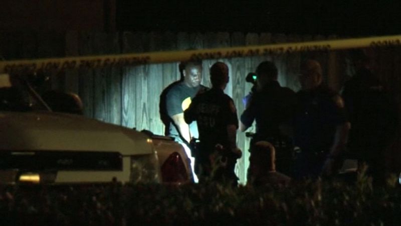 En EEUU, la policía investiga la muerte de ocho personas en una casa de las afueras de Houston