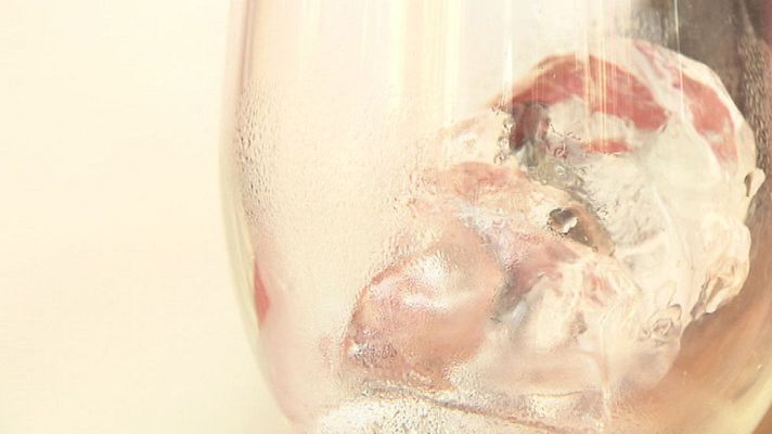 Telediario 1 - España es el primer productor y consumidor de cubitos de hielo en Europa