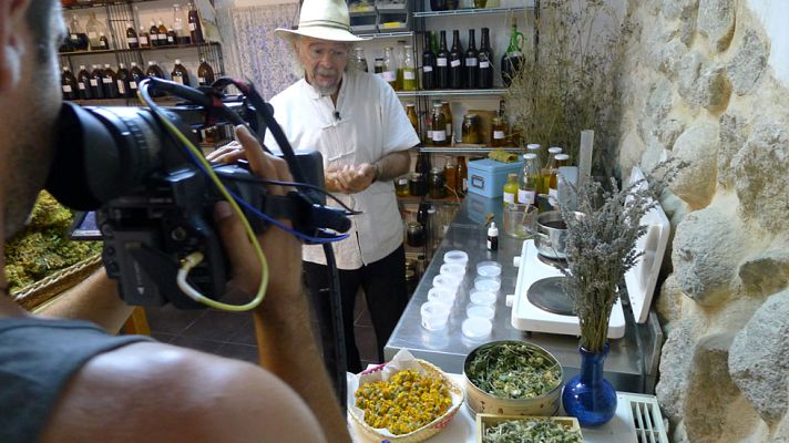 Aquí la Tierra - Juan plantas crea una pomada casi mágica