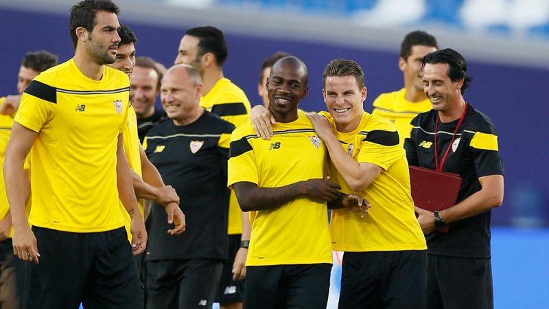 El equipo hispalense busca la Supercopa con un equipo muy renovado. Hasta ocho caras nuevas han llegado al Pizjuán esta temporada de la mano del 'mago' Monchi.