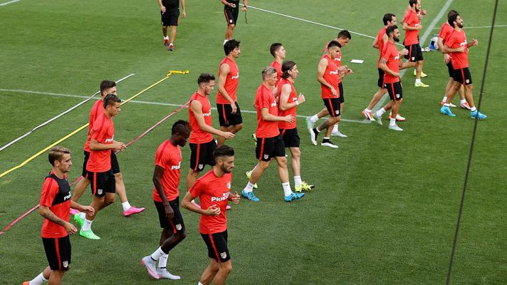Telediario 1 - Entrenamiento y renovación en el Atlético