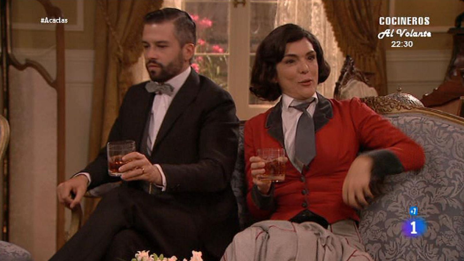 'Acacias 38' - Consuelo se cuela en la reunión de hombres