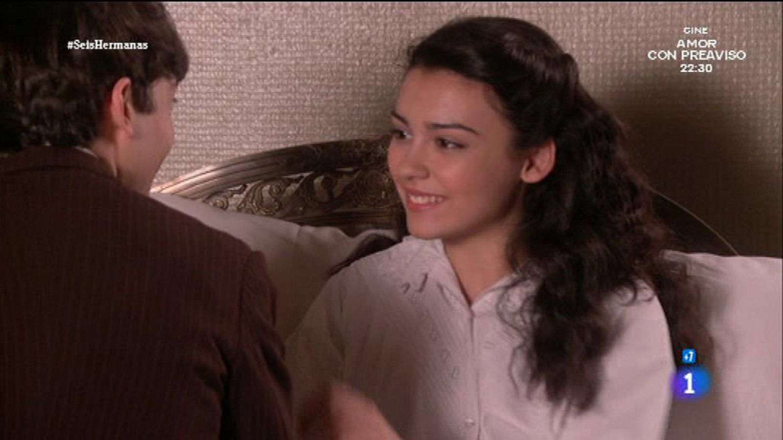 'Seis Hermanas' - Elisa besa a Carlitos como agradecimiento