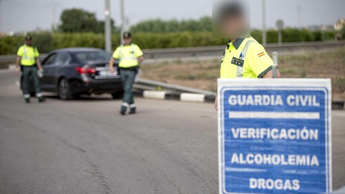 Telediario 1 - Tráfico intensifica estos días sus controles de alcohol y drogas