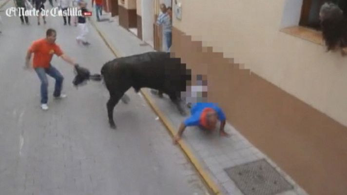 Telediario 1 - Seis fallecidos por cornadas en festejos taurinos durante julio y agosto