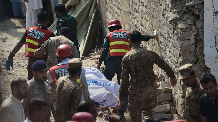 Informativo 24h - Muere un ministro regional y otras 11 personas en un ataque suicida en Pakistán