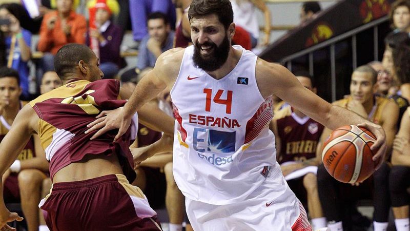 Un palmeo de Felipe Reyes sobre la bocina dio el triunfo a España sobre Venezuela en su último amistoso de la 'Ruta Ñ', que acabó 82-80.