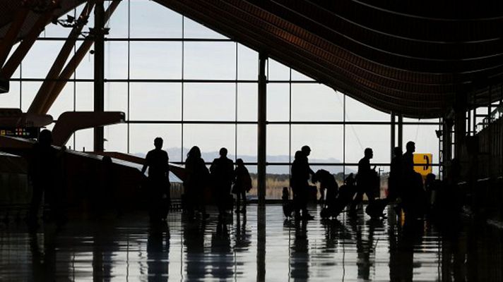 Telediario 1 - Hacienda insta a los altos cargos públicos que viajen en clase turista y transporte público