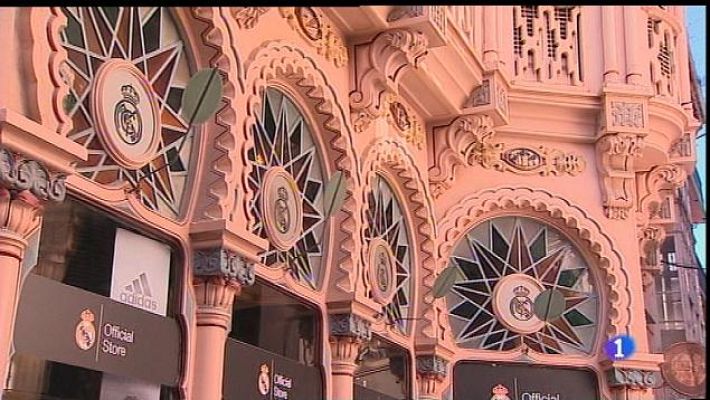 Informatiu Balear - La botiga del Reial Madrid de Palma ha de retirar els adhesius de les finestres.