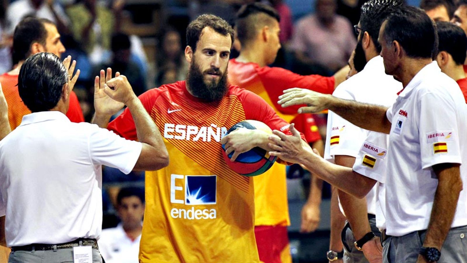 La selección española de baloncesto se mide este sábado con Macedonia en el Madrid Arena en un encuentro en la capital que suele suponer el punto de partida para calibrar el estado del combinado nacional antes de un gran torneo, una estación crucial