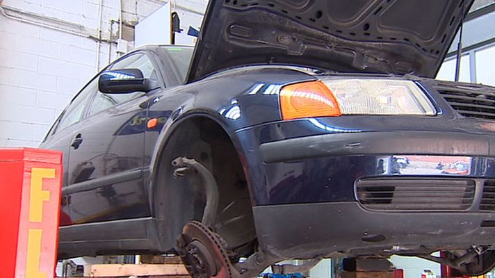 Telediario 1 - Proliferación de talleres ilegales.