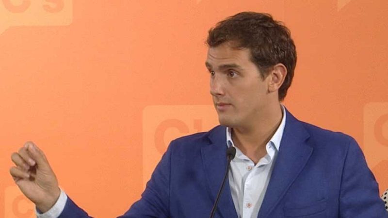 Podemos defiende el derecho a decidir en Cataluña y Ciudadanos ve falta de credibilidad en el PP y el PSOE