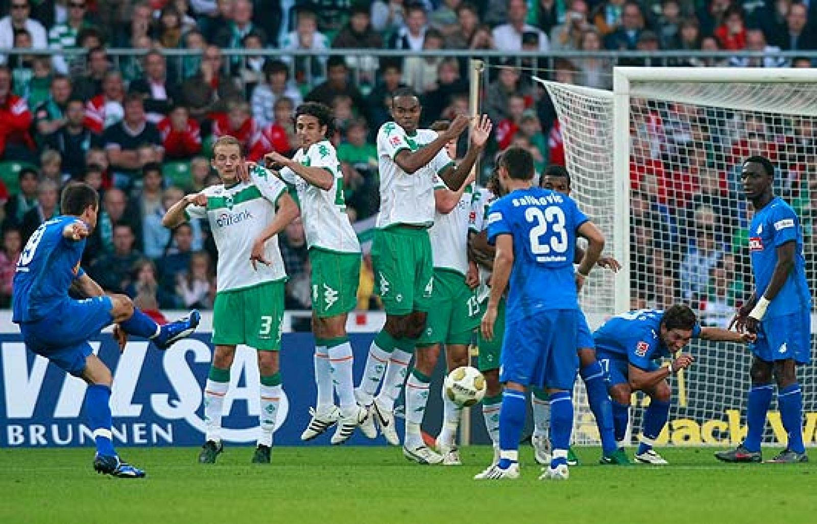 El Hoffenheim, líder de la Budesliga, el Udinese en Italia o el Hull City en la Premier forman parte de la rebelión del fútbol modesto en Europa.