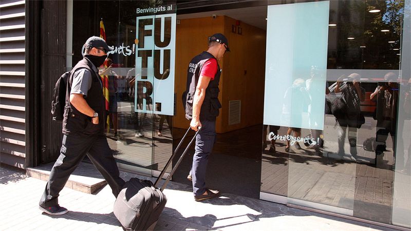 La Guardia Civil registra las sedes de CDC y de su Fundación por presunto cobro de comisiones