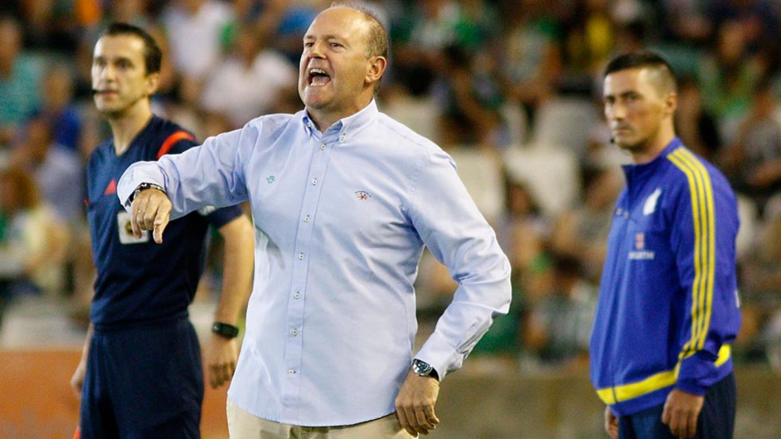 El entrenador del Betis, Pepe Mel, califica de "chiste" que el Madrid tenga un problema goleador teniendo en sus filas a Cristiano Ronaldo. Además, ha valorado positivamente a Benzema y espera que Joaquín pueda volver al Betis.