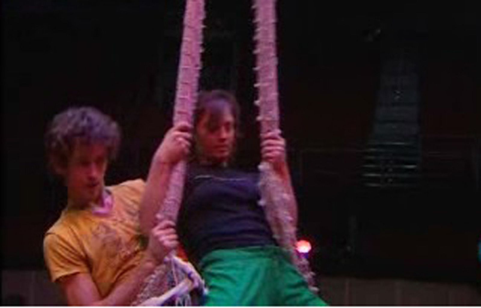 Miradas 2 - El circo: renovarse o morir - Miradas 2 | Ver