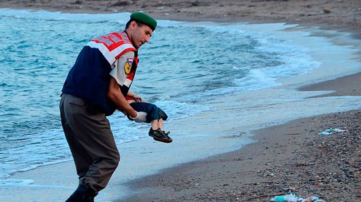Telediario 1 - La historia de Aylan, el pequeño refugiado sirio que ha removido conciencias
