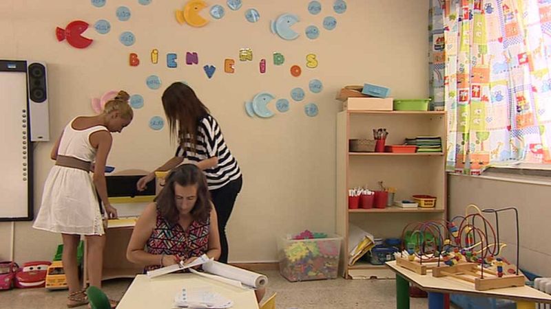 Los profesores trabajan a contrarreloj para tener el aula a punto el primer día de clase