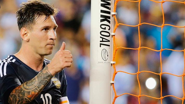 Telediario 1 - Argentina golea 7-0 a Bolivia, con doblete de Messi, y Francia vence a Portugal