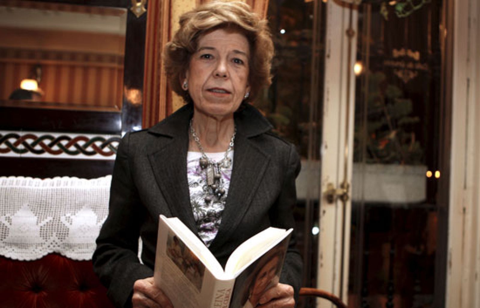 Pilar Urbano ha afirmado que lo que aparece publicado en el libro es lo que dijo la Reina | Ver