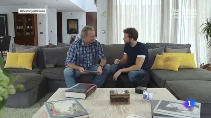 En la tuya o en la mía - Alborán se emociona al ver una de sus primeras actuaciones