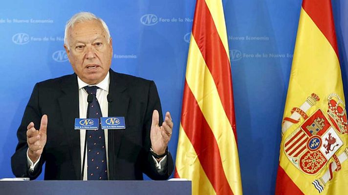 Telediario 1 - Margallo defiende una reforma constitucional para encajar a Cataluña y cederle el IRPF