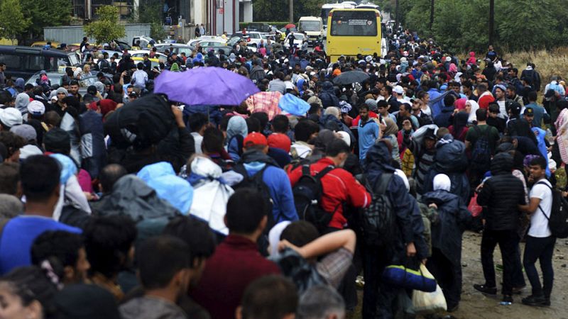 El Ejército húngaro se prepara para cerrar la frontera a refugiados y migrantes