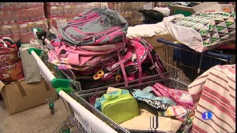 Motxilles solidàries per les families que no en poden pagar