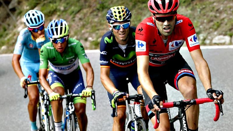 Roche gana y los favoritos llegan juntos con Dumoulin inquebrantable
