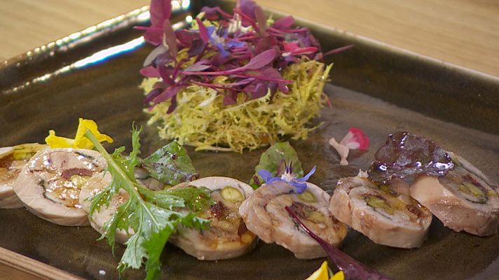 Torres en la cocina - Receta de terrina de pollo con tomate y albahaca