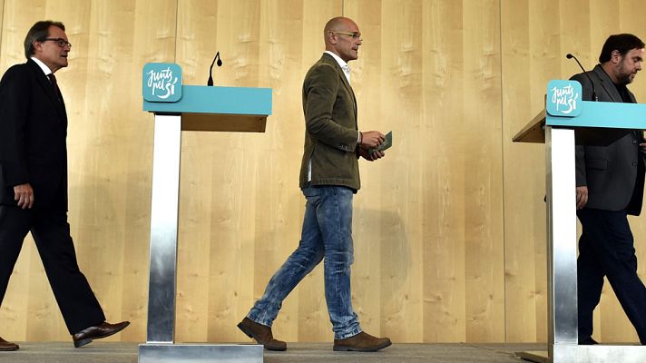 Telediario 1 - Mas defiende ante los medios extranjeros declarar la independencia solo con mayoría de escaños