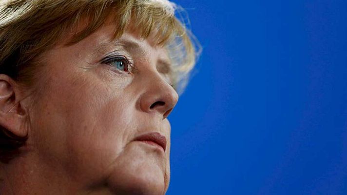 Telediario 1 - Alemania solicita una cumbre extraordinaria de la UE para buscar una solución a la crisis de los refugiados