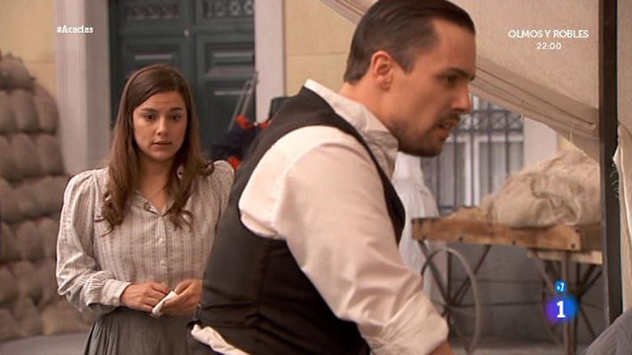 Acacias 38 - Manuela le ofrece ayuda a Germán en el hospital de campaña